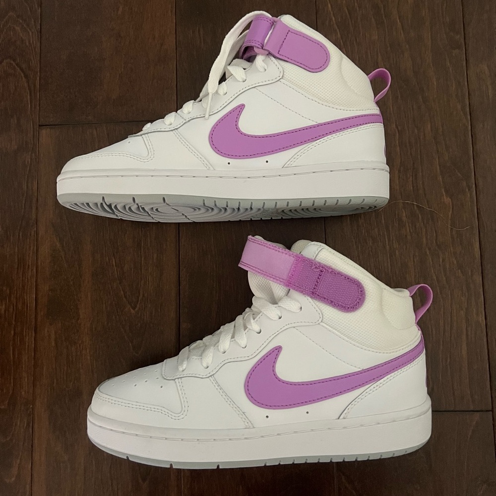 Nike court borough mid 2 sneakers